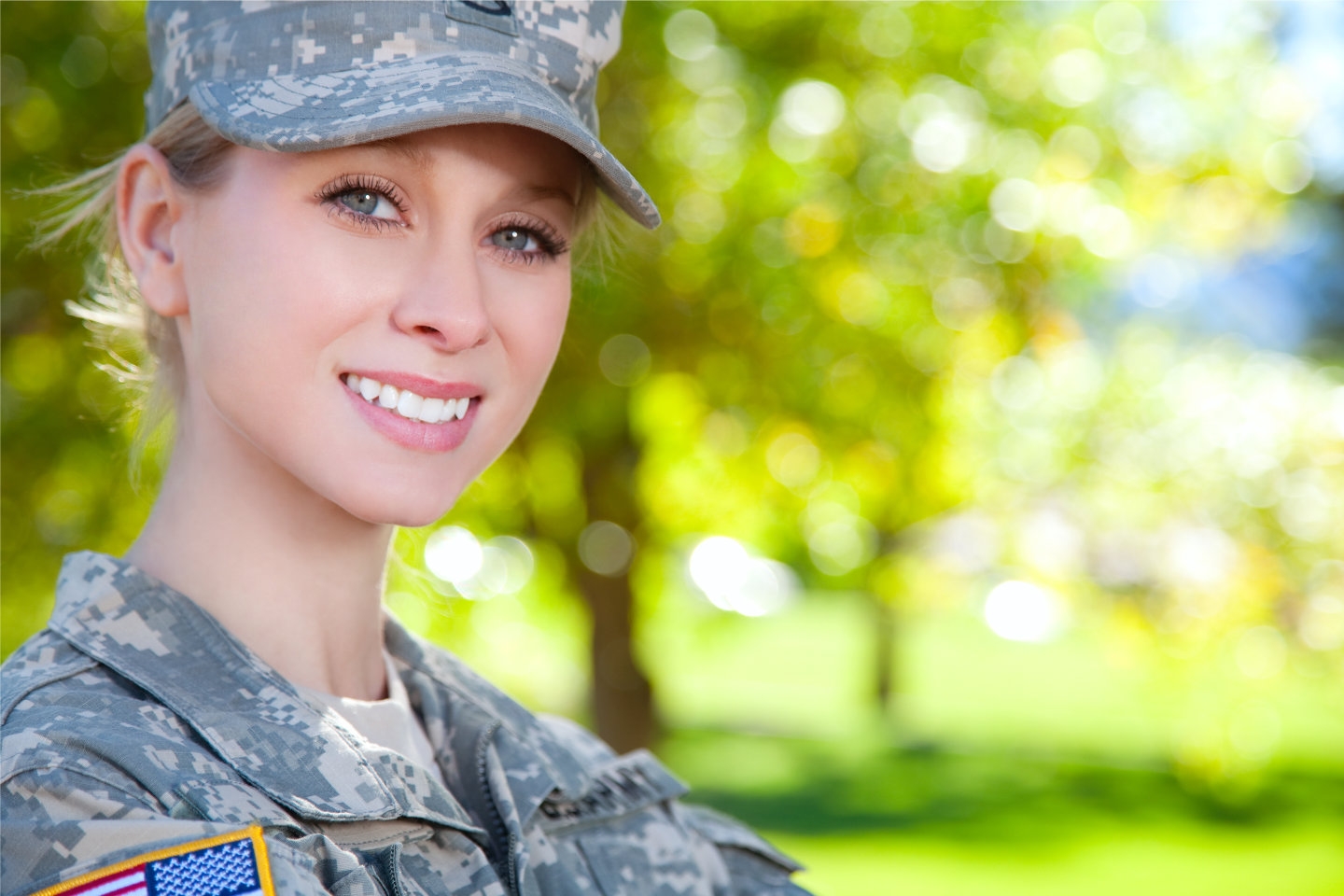 Американская военная девушка. Катерина Кейт солдат США. Американские женщины военные. Женщины в американской армии. Американские девушки военнослужащие.